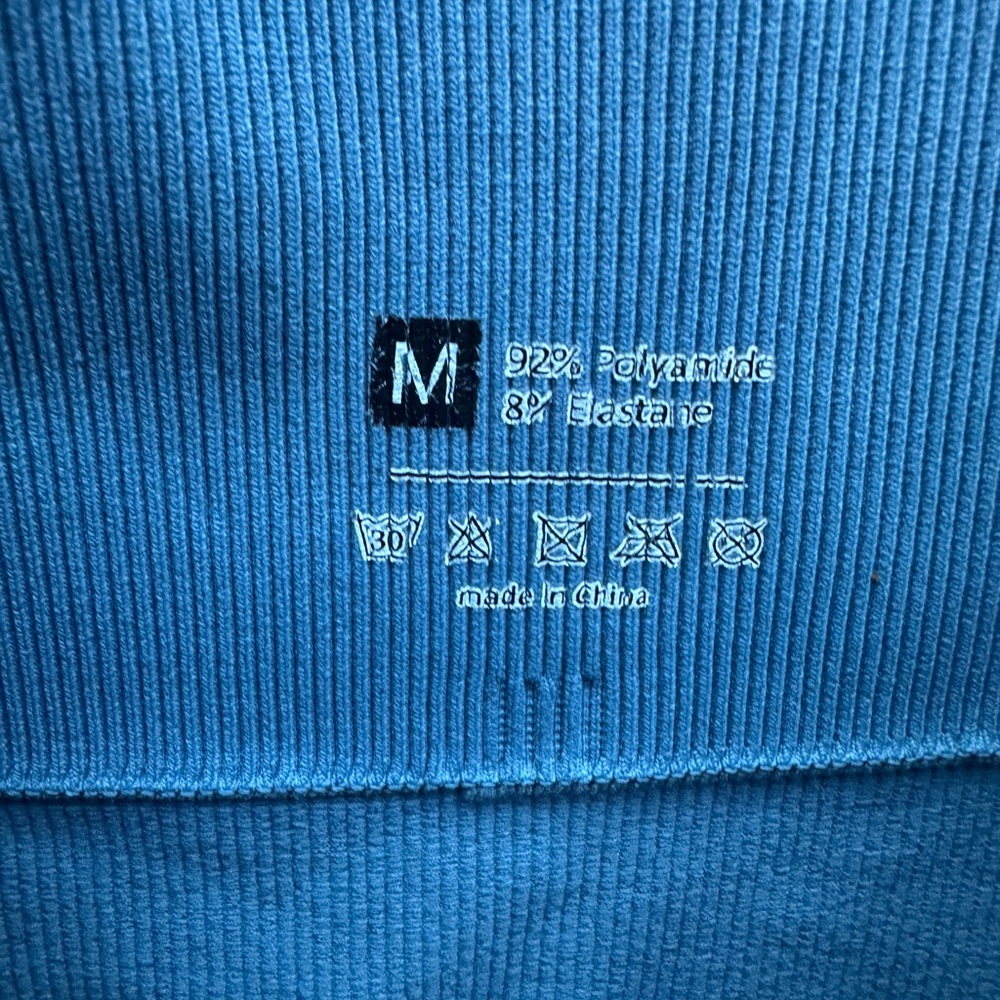 Blue Ribbed Seamless Workout Set (Sports Bra + High-Waisted Shorts) 💙 - Picture 4 of 6